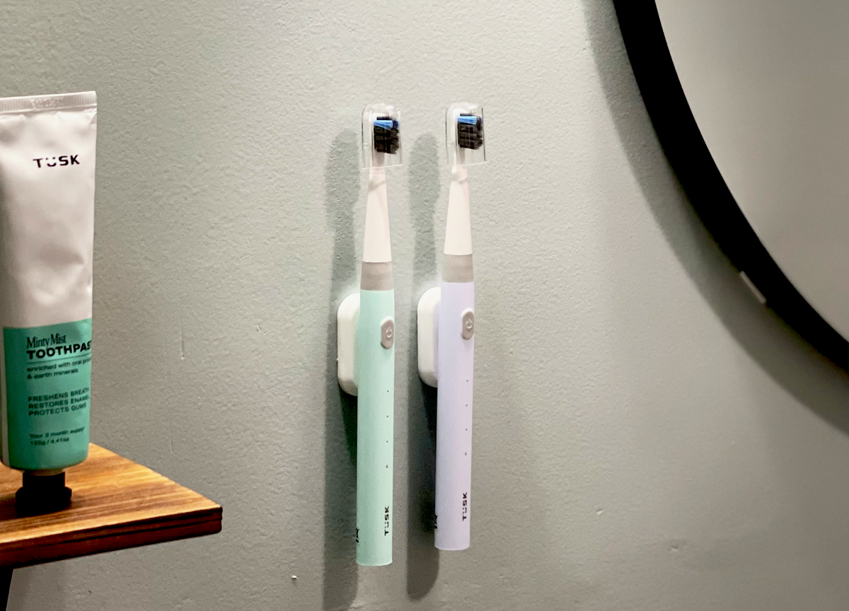 India’s First Magnetic Wall Mount Declutter & Upgrade Your Oral Care